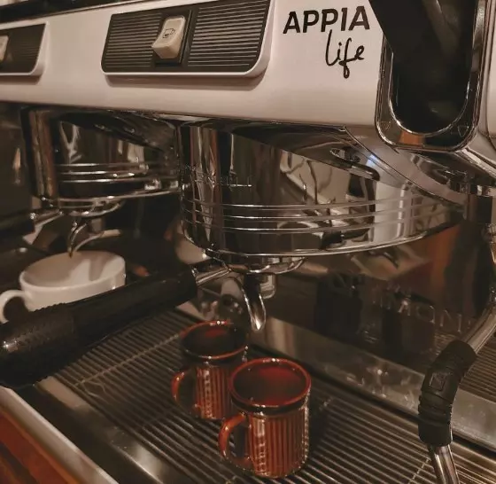 Appia Life dvoupákový kávovar poloautomatický.